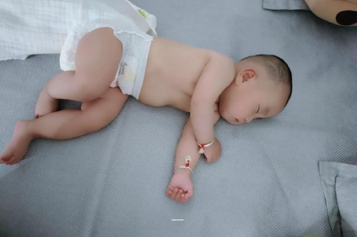 张家界4个月宝宝特点 张家界4个月宝宝特点